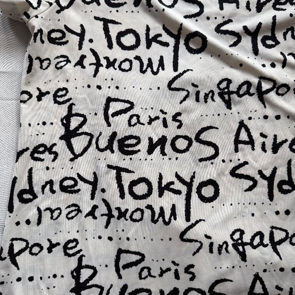 Max & Rina "Cities" Top Black and White Size Medium - Picture 3 of 5